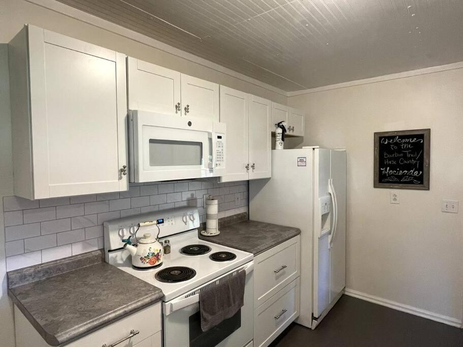 The Bourbon & Horse Country Epicenter Holiday home Frankfort
