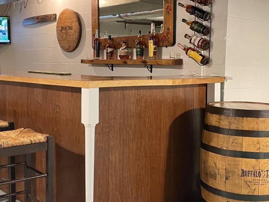 The Bourbon & Horse Country Epicenter Holiday home *